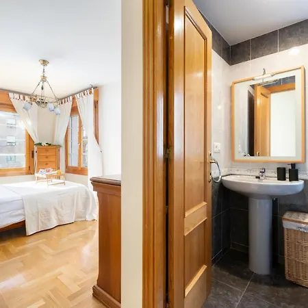 Apartamento Con Piscina Apartment *