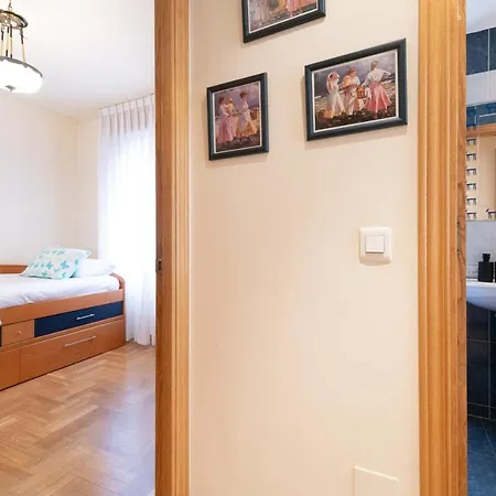 Apartamento Con Piscina Apartment *